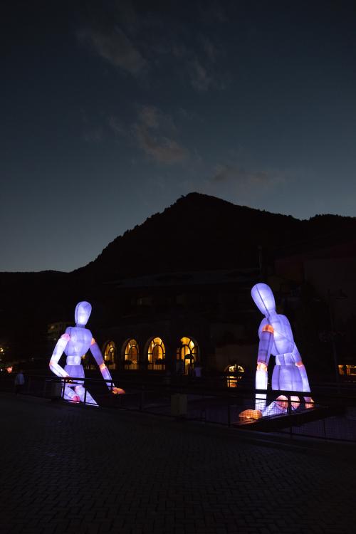 ESCÈNIC ARTS LES COLOSSES