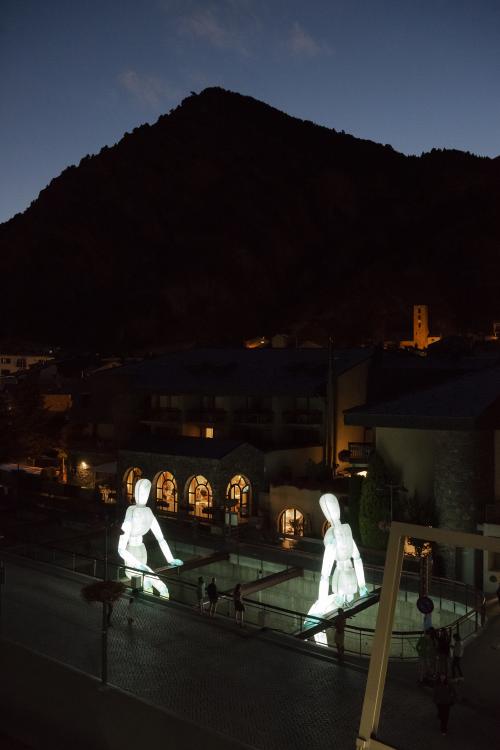 ESCÈNIC ARTS LES COLOSSES