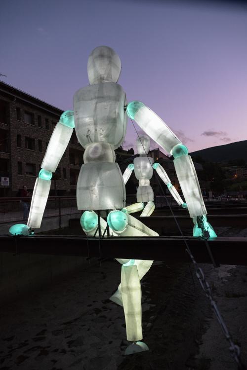 ESCÈNIC ARTS LES COLOSSES