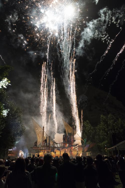 ESCÈNIC ARTS VELES E VENTS