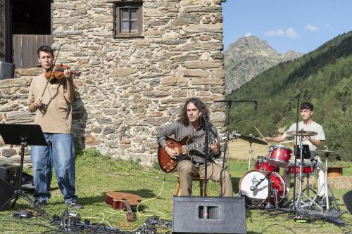 ESQUELLA INCLES WALKING MUSIC FESTIVAL