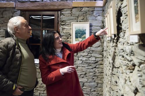 Naiara Escabias Oferil i el mural de Samantha Bosque a Cal Federico