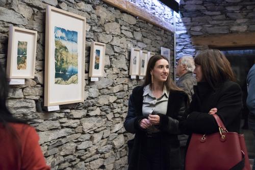 Naiara Escabias Oferil i el mural de Samantha Bosque a Cal Federico